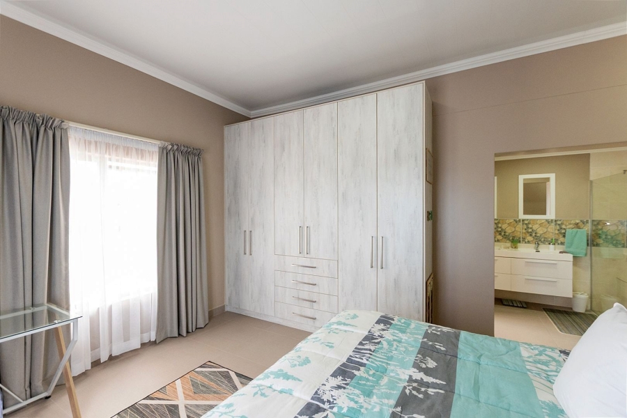 3 Bedroom Property for Sale in Blue Lagoon Western Cape